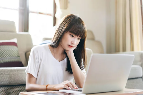 Student Study Online Stay Home Social Distancing Concept Asian Teenager — Stockfoto