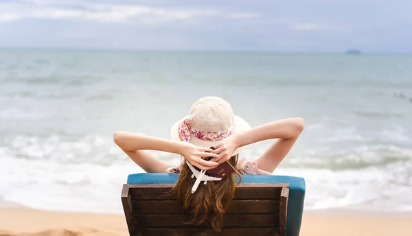 Vacation Pattaya Beach Asian Traveler Woman Floppy Hat Hold Passport — Foto de Stock