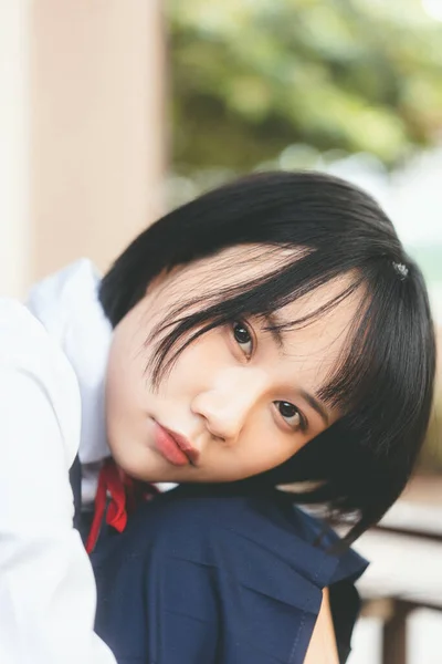 Portrait Femme Asiatique Étudiant Collège Uniforme Lycée Détendre Maison — Photo