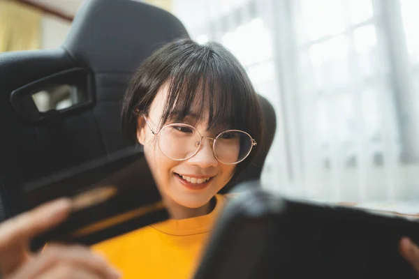 Nerd Style Young Adult Asian Gamer Woman Wear Eyeglasses Play — Stock Photo, Image