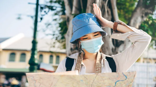 Attractive Young Hipster Adult Traveller Asian Woman Wear Face Mask — Stockfoto