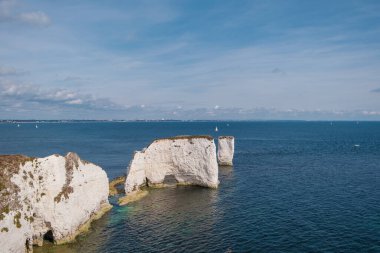 Dorset 'teki yaşlı Harry Rocks. Jurassic sahilinin bir parçası, bir dünya mirası alanı. Yüksek kalite fotoğraf