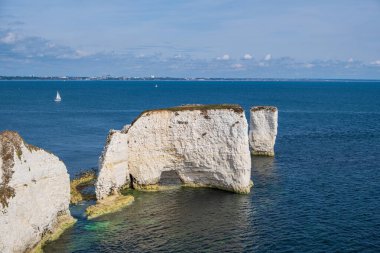 Dorset 'teki yaşlı Harry Rocks. Jurassic sahilinin bir parçası, bir dünya mirası alanı. Yüksek kalite fotoğraf