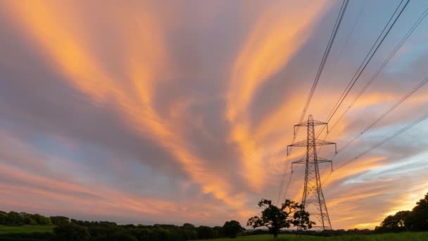 Linia Energetyczna Pylon Tle Zachodzącego Słońca Czas Ruchu Lapse Wysokiej — Wideo stockowe