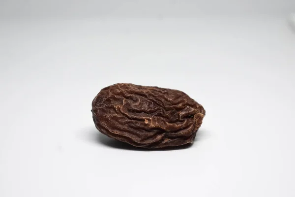 Kurutulmuş meyve, yakın plan. Makro, üst manzara. beyaz arkaplanda izole.