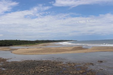 estero playa piedras mangar 
