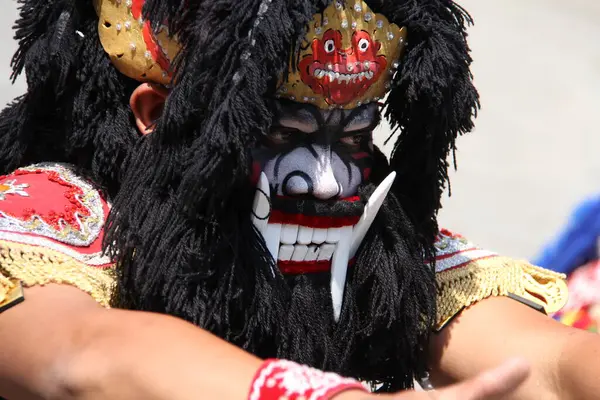 şeytan maskesi Java Endonezya 'dan