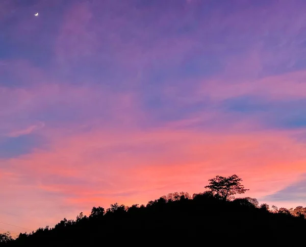 Όμορφο Ουρανό Και Ηλιοβασίλεμα Σύννεφα — Φωτογραφία Αρχείου
