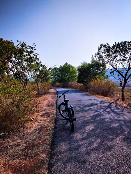 Riding Bicycle Empty Roads — Zdjęcie stockowe