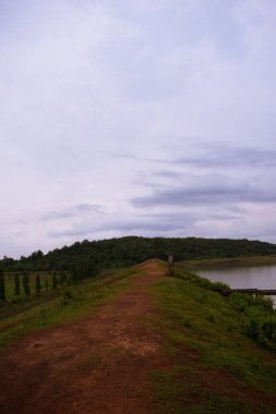 Göllü güzel bir manzara.