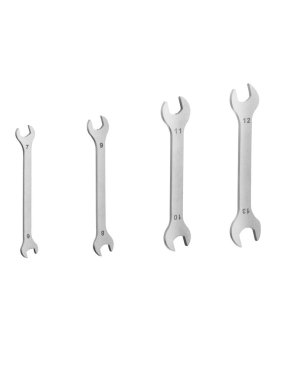 Makinist gümüş metal araç anahtarı üzerinde beyaz izole onarım için satır