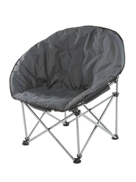 Açık havada Katlanan Sandalye. Beyaz arka planda izole edilmiş gri bir sandalye.