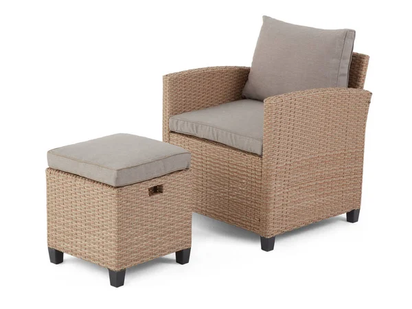 Açık hava rattan mobilya set sandalye ve masa beyaz arka groun izole