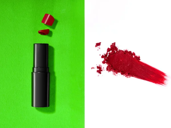 Renkli ruj ve lekeli vuruş