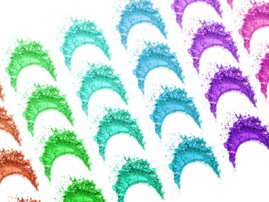 Makyaj örneği çatlamış. Beyaz arkaplanda izole.