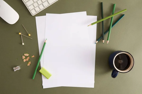 Grüner Bleistift Weißes Papier Und Radiergummi Leere Stelle Für Text — Stockfoto