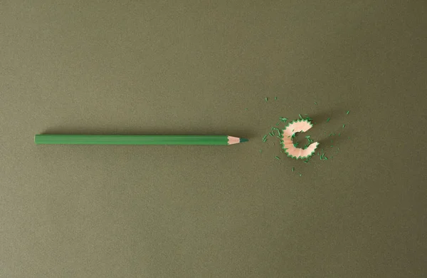 绿色铅笔笔迹及切屑 — 图库照片