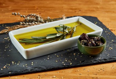 zeytinyağı ve Siyah Zeytin