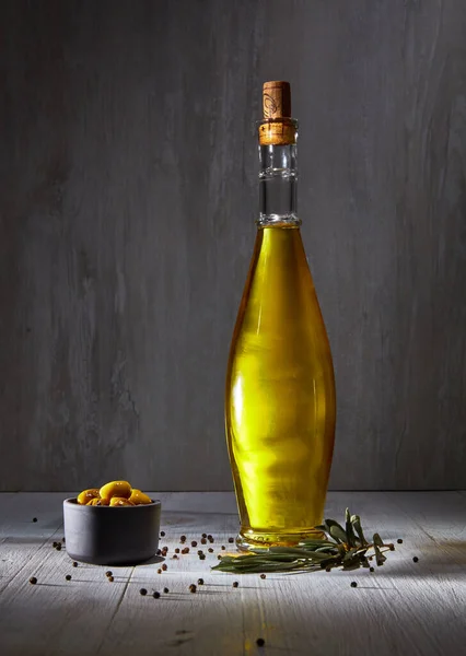 Extra Panenský Olivový Olej Produkt Dřevěném Stole — Stock fotografie