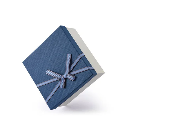 beyaz izole mavi hediye kutusu