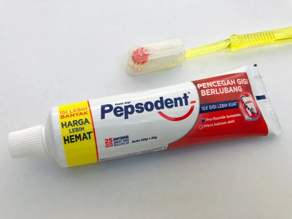 Malang Indonesia Jul 15Th 2022 Pepsodent Toothpaste Yellow Toothbrush White — 图库照片