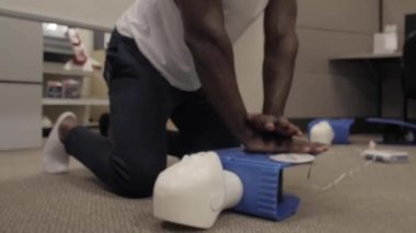 Security guard training for  CPR first aid with the AED.