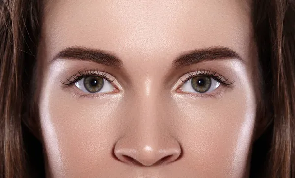 Macro Close Beautiful Female Eye Dengan Perfect Shape Eyebrows Bersih — Stok Foto