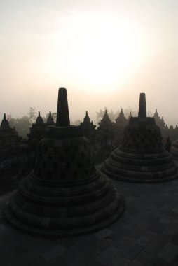 Borobudur Tapınağı 'ndaki çanlar, Magelang Regency' deki 9. yüzyıl Mahayana Budist tapınağı, merkezi Java 'daki Muntilan kasabasından çok uzak değil. Yüksek kalite fotoğraf.