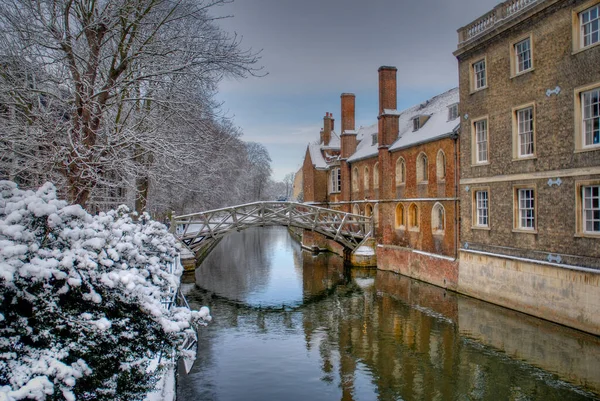 Bridge Sighs Snow Capped Buildings University Cambridge England High Quality — стокове фото