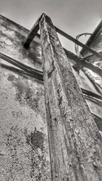 ANTIQUE METAL BÖLGESİ Pas ile KAPALI