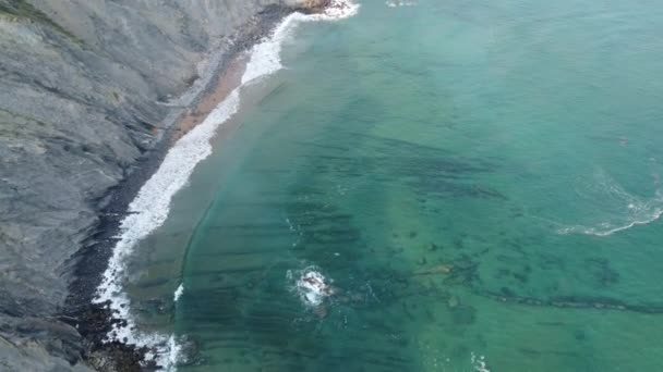 Drohne Luftaufnahme Der Küste Des Baskenlandes Mit Sonnigem Sommertag — Stockvideo