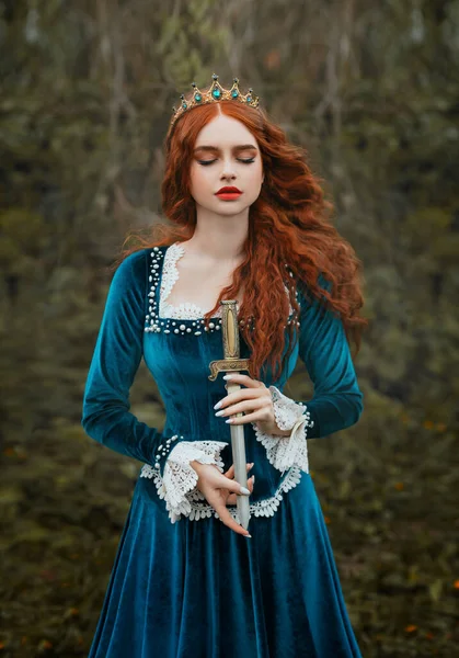 Militant Fantasy Red Haired Woman Queen Holding Dagger Hands Girl — Fotografia de Stock