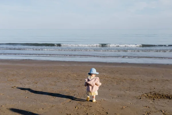 Back View Toddler Girl Walking Beach Adriatic Sea Italy — Stock Photo, Image