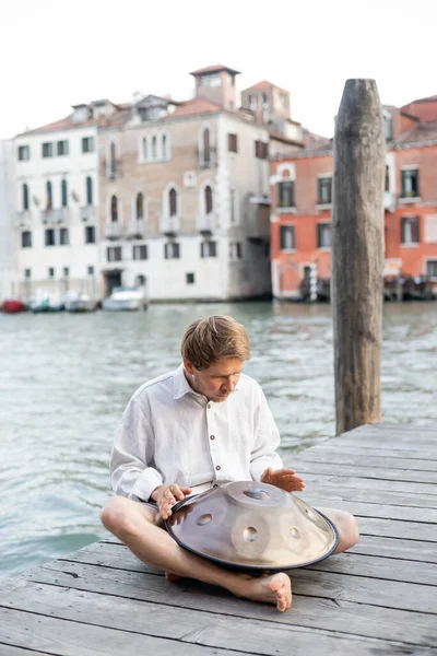 Barefoot Man Playing Hang Drum Wooden Pier Venice — Stock Photo, Image