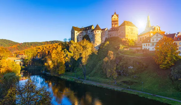 Kolorowe Miasto Loket Jesienią Nad Rzeką Eger Regionie Karlowe Wary — Zdjęcie stockowe