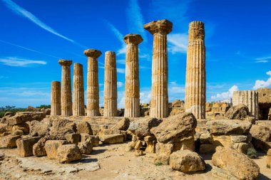 Tapınaklar Vadisi 'ndeki Herkül Tapınağı, Agrigento, Sicilya, İtalya. Agrigento, Sicilya, İtalya 'daki Tapınaklar Vadisi.