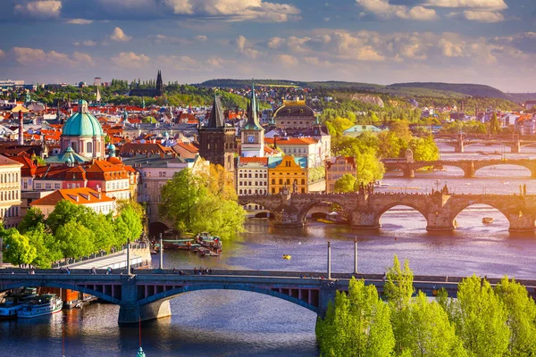 Úžasná Jarní Městská Krajina Řeka Vltava Staré Centrum Města Letenského — Stock fotografie