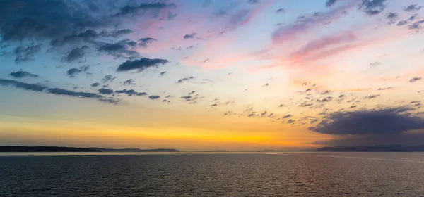 Piękny Zachód Słońca Lub Wschód Słońca Nad Morzem Tropikalny Zachód — Zdjęcie stockowe