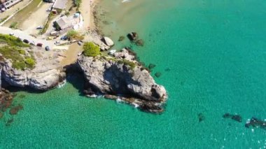 Pelekas Kontogialos plajının hava aracı görüntüsü. Korfu, Yunanistan. Kontogialos Plajı, Pelekas, Korfu, Yunanistan. 