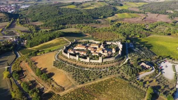 Beautiul Aerial View Monteriggioni Tuscany Medieval Town Hill Tuscan Scenic — Stock video