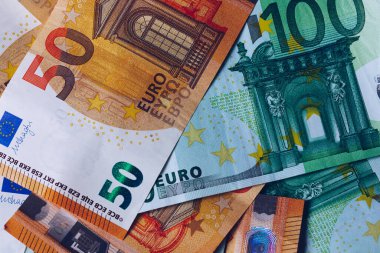 Euro parası, Avro nakit geçmişi. Avrupa Birliği 'nin banknotları. Avro parası. Farklı değerlere sahip birçok Euro banknotları. 