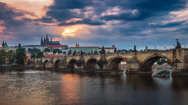 Slavný Ikonický Obraz Pražského Hradu Karlova Mostu Praha Česká Republika — Stock fotografie