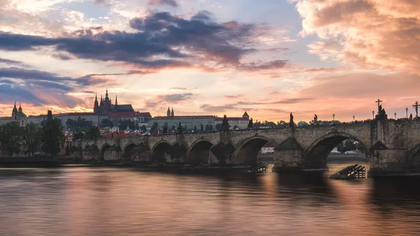 Çek Cumhuriyeti Prag Daki Charles Briç Ünlü Ikonik Görüntüsü Dünya — Stok fotoğraf