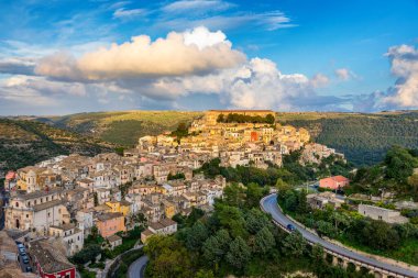 Ragusa (Ragusa Ibla), İtalya 'nın Sicilya adasındaki UNESCO miras kasabası. Ragusa İbla 'daki şehir manzarası, Ragusa ili, Val di Noto, Sicilya, İtalya. 