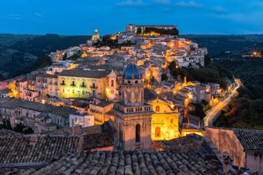 Ragusa (Ragusa Ibla), İtalya 'nın Sicilya adasındaki UNESCO miras kasabası. Ragusa İbla 'daki şehir manzarası, Ragusa ili, Val di Noto, Sicilya, İtalya. 