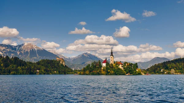 Озеро Бледі Церквою Марії Успіння Невеликому Острові Bled Slovenia Europe — стокове фото