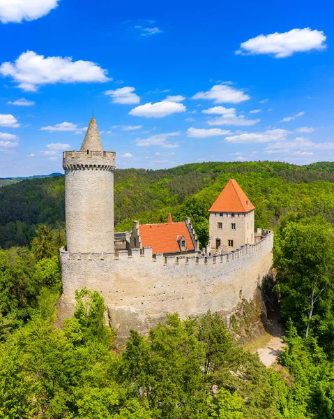 Luftaufnahme Der Mittelalterlichen Burg Kokorin Bei Prag Tschechien Mitteleuropa Mittelalterliche — Stockfoto