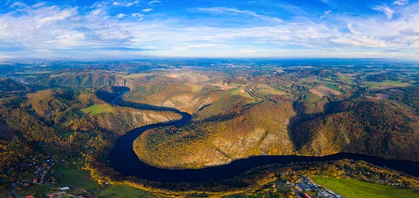 Hermosa Vista Del Río Moldava Desde Mirador Del Maj República —  Fotos de Stock