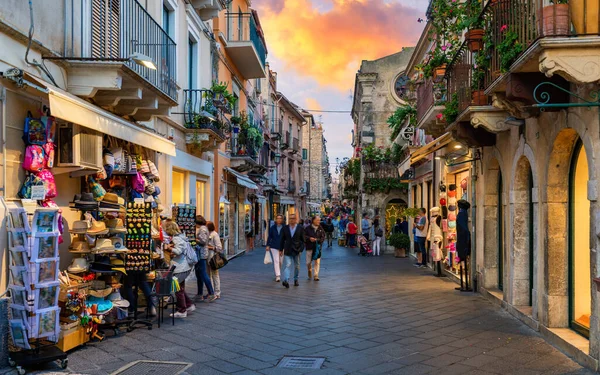 Beautiful Old Town Taormina Small Streets Flowers Architecture Archs Old — Stock Photo, Image