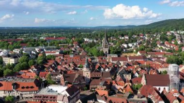 Almanya 'nın Ettlingen şehrinde Alb nehri ile. Alb Nehri ile Almanya 'nın Ettlingen eyaletinde yer alan bir şehirdir. Ettlingen, Baden Wurttemberg, Almanya. 